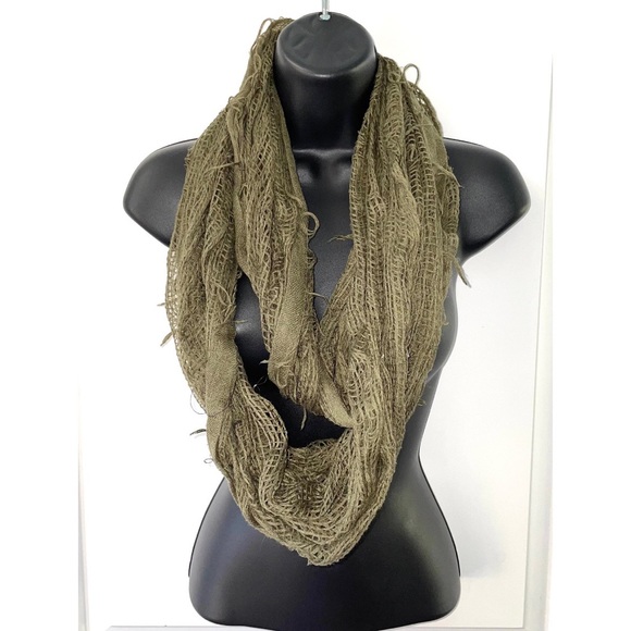 Accessories - Green infinity scarf